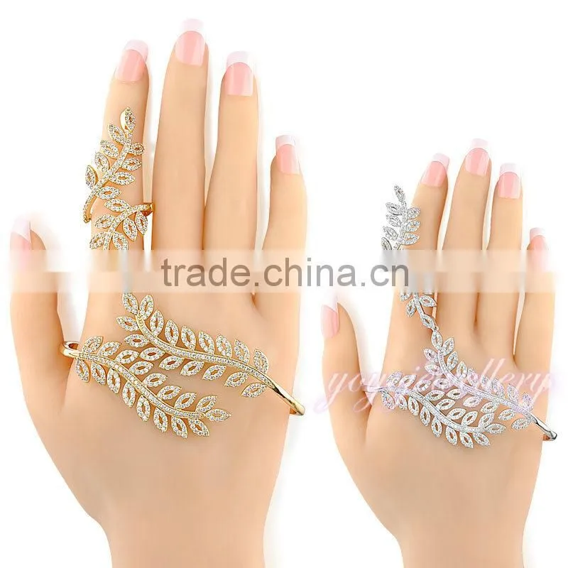 China fashion jewellery smart copper ladies models palm bracelet