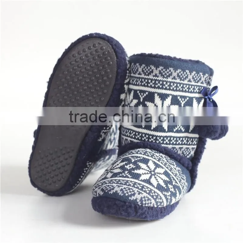 Ladies indoor boot with pompom