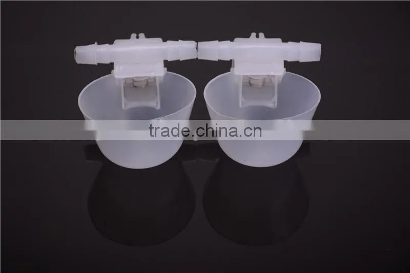 Manpower saving cage suspended bowl automatic pigeon water feeder