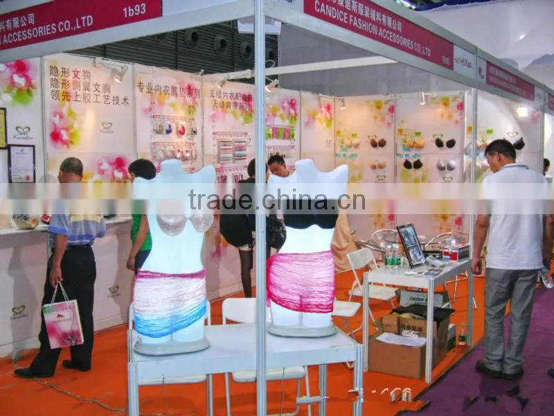hot sexi girl wear bra for tube dress