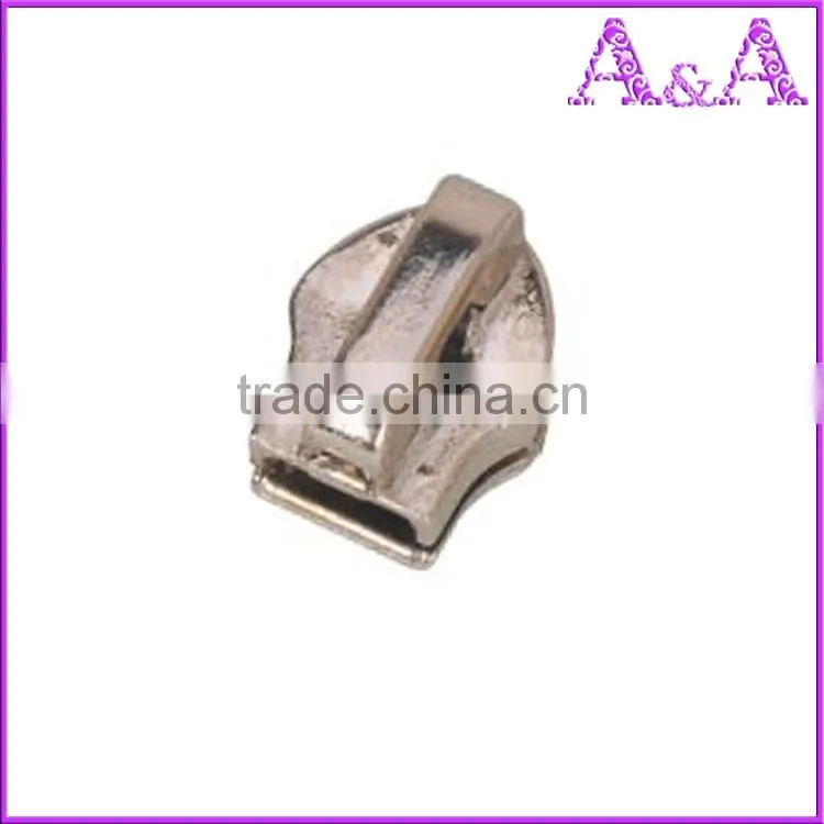 #5 Auto lock nylon zipper slider with regular puller