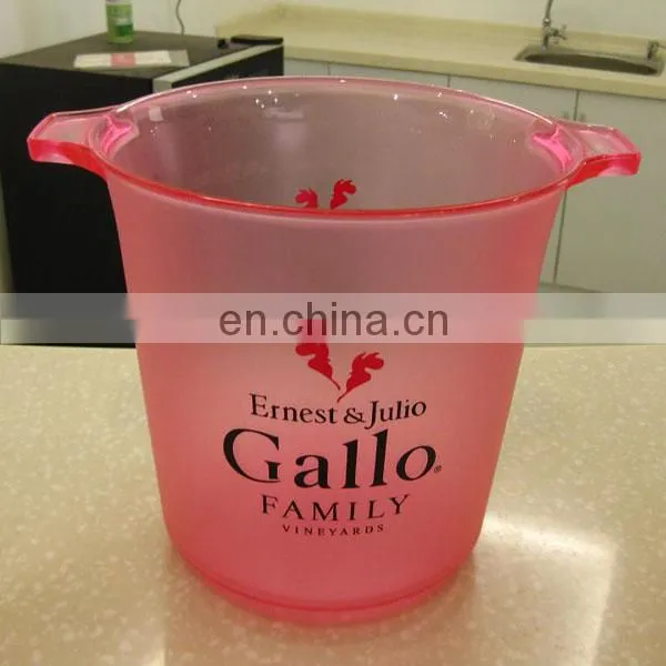 Customized Plastic Ice Bucket Beer Bottle Cooler Holder