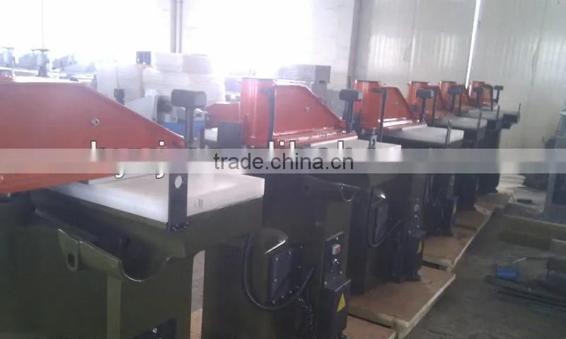 Leather cutting machine/Cutting press
