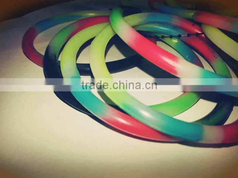 silicone wriet band small silicone colorful hand bands silicone band with debossed logo