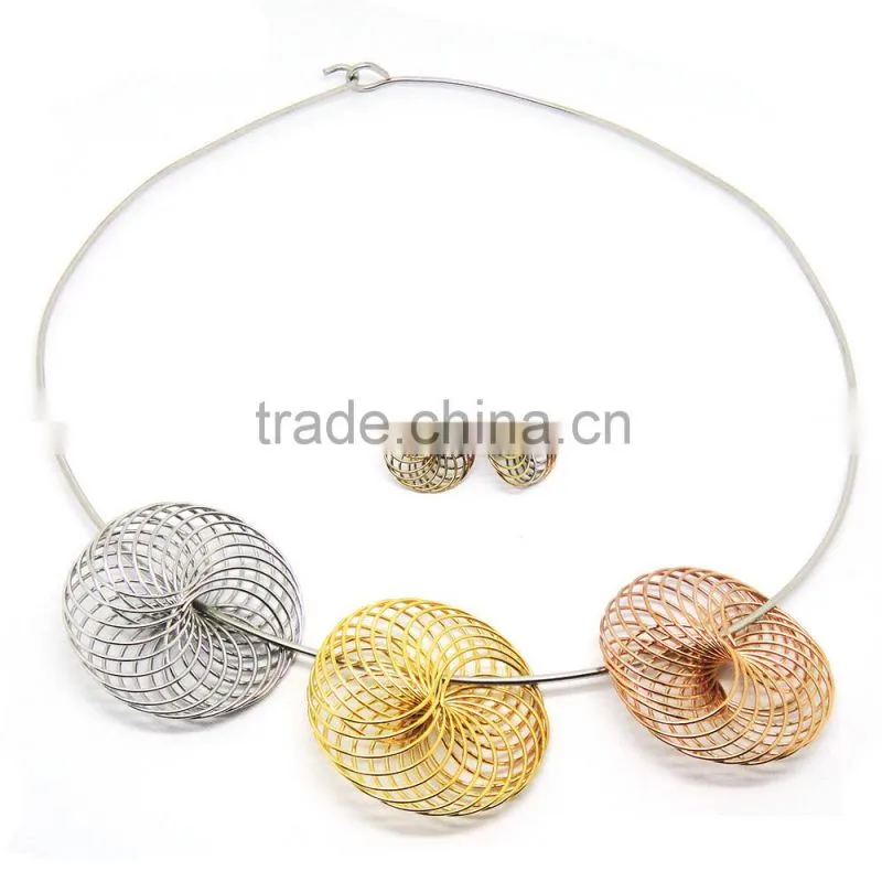 Awesome Wire Work Twisting Geometry Necklace for Women