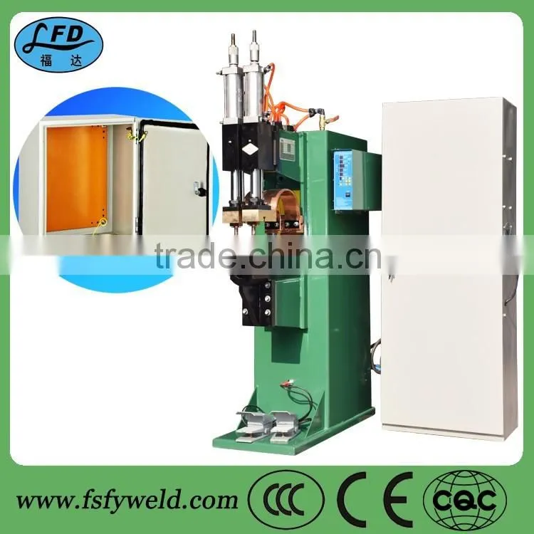 Capacitor discharge spot welding machine for the fine welding of components