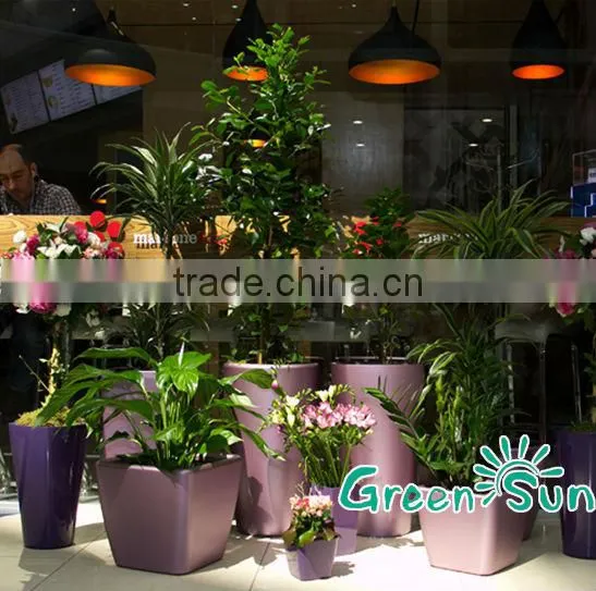 Two parts assembled plastic flowerpot