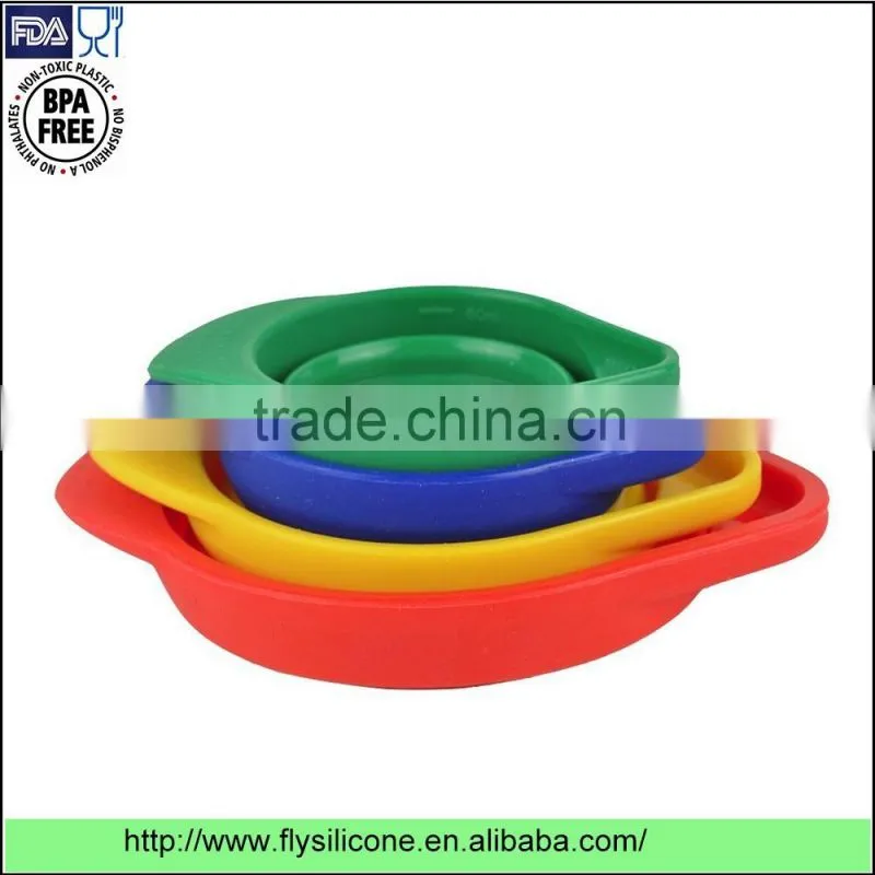 Hot sale on amazon customized logo 4 pcs premium silicone measuring cups set