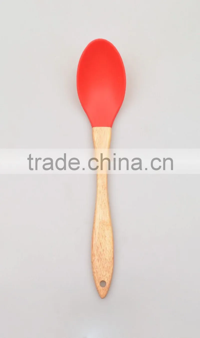 beautiful in desigh LFGB testing silicon kitchenware with ruber wooden handle