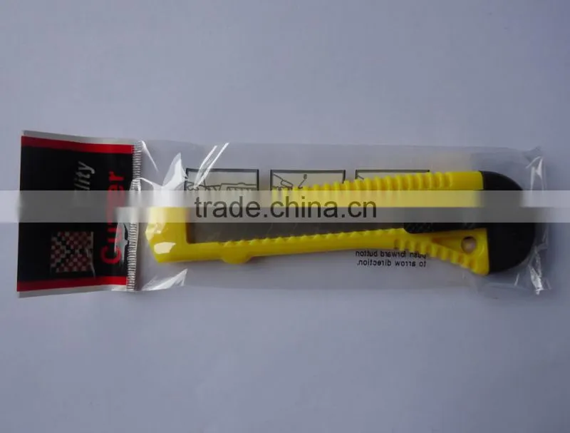 18mm Cheap Plastic grip utility knife Sliding knife Cutter knife