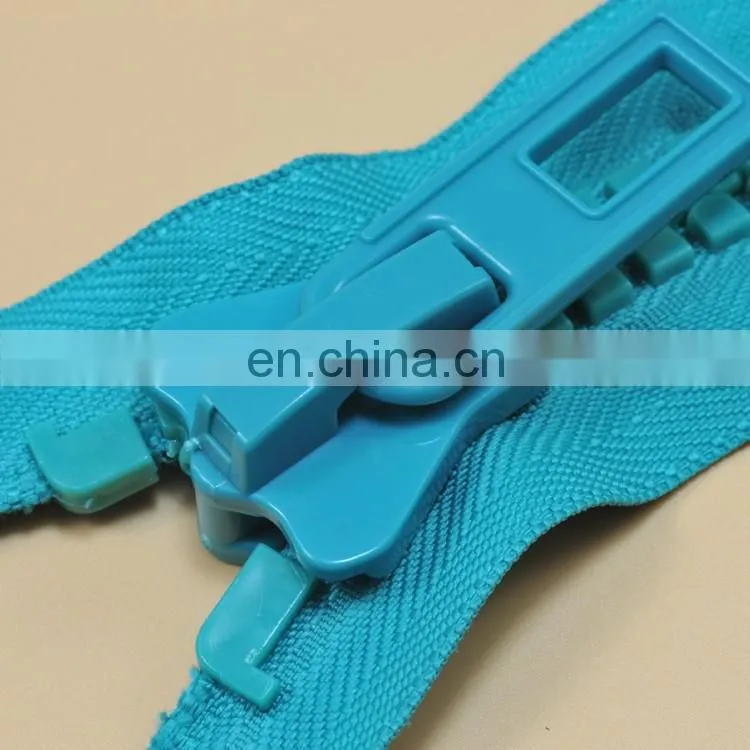 Newest Promotional Colorful Nylon Teeth Water Repellent Waterproof YKK Zipper at Various Colors/Lengths