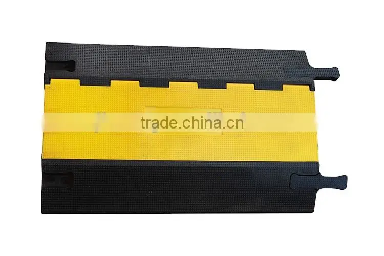 Lower Factoty Price 900*580*90mm Soft Flexible Recycled Rubber 2 Channel Cable Protectors
