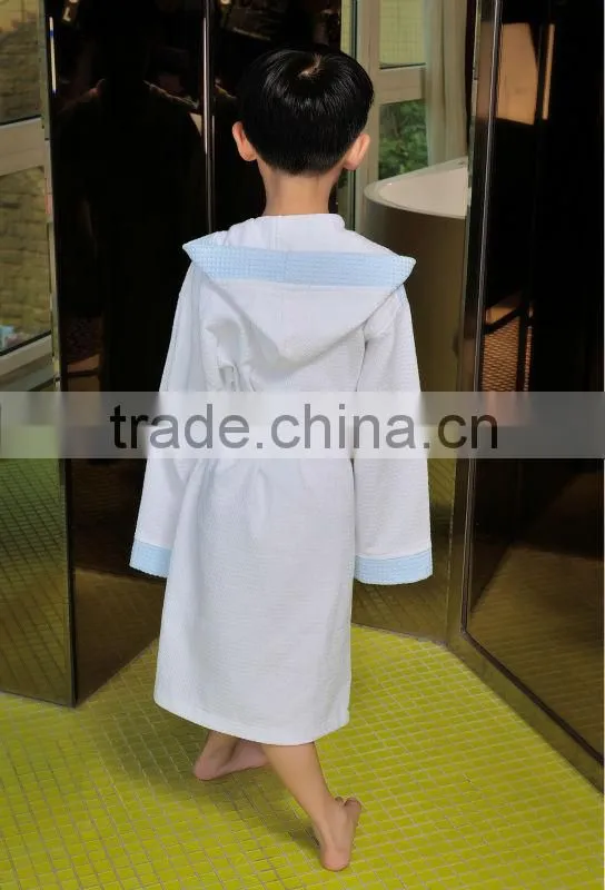 Fashion blue patterned cotton waffle boys bathrobe with embroidery