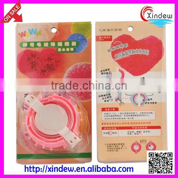 Plastic knitting loom for pom poms,heart design pom pom maker