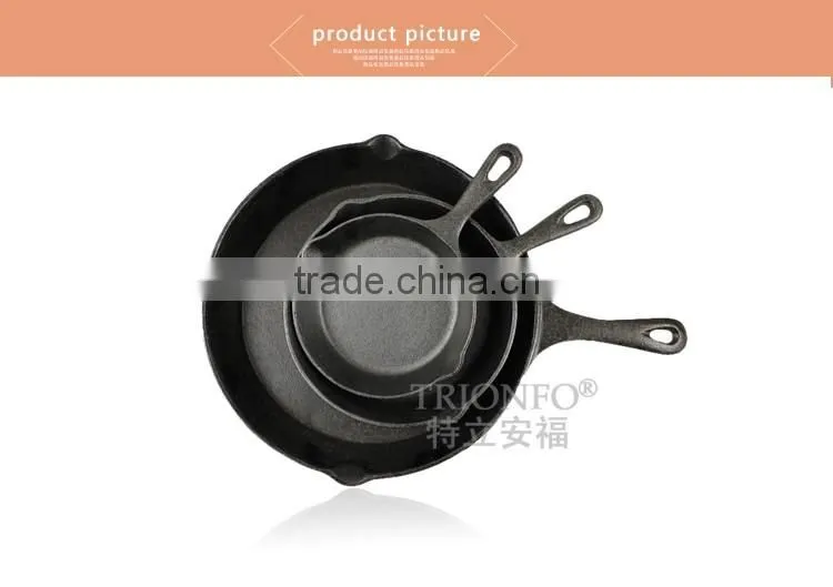 TRIONFO pre-seasoned cast iron frying pan with short handle