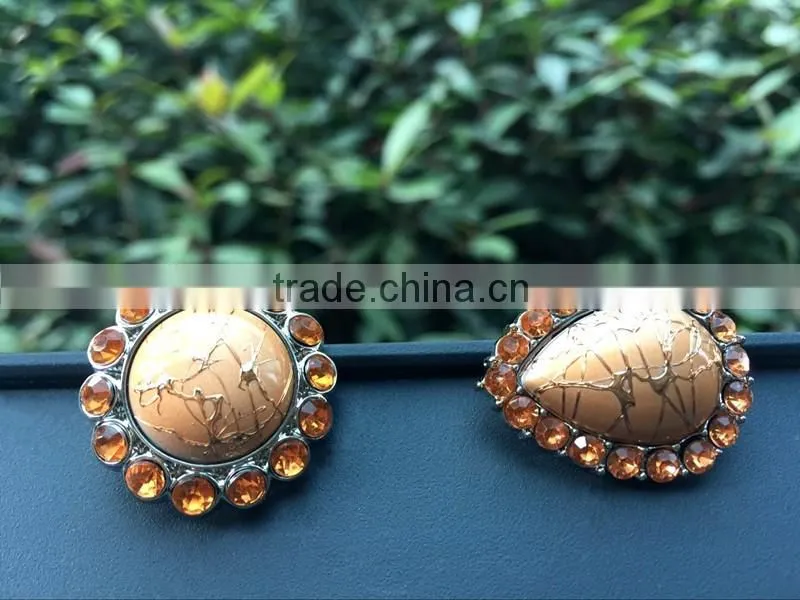 2016 hot sale acrylic rhinestone button plastic sewing shank flower center bulk cheap button