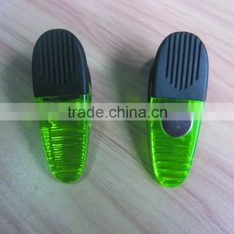 Plastic neodymium magnet clip
