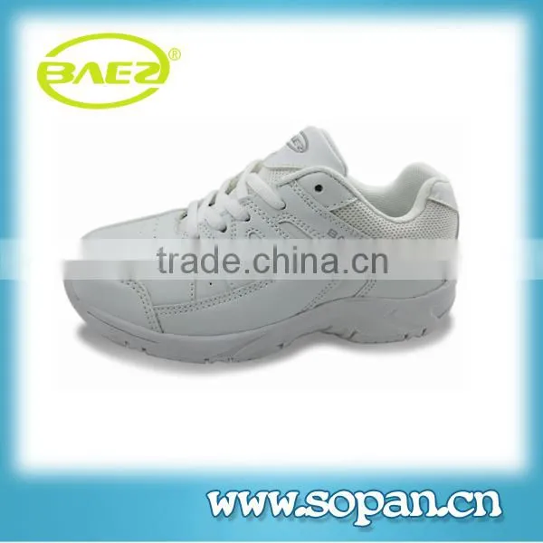 China latest hot selling kids sports shoes
