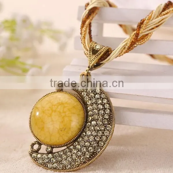 2016 Fashion National Style Moon Design Rhinestone Necklace