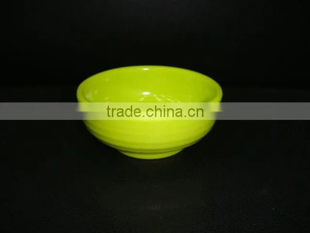 White round melamine saucer with logo inside