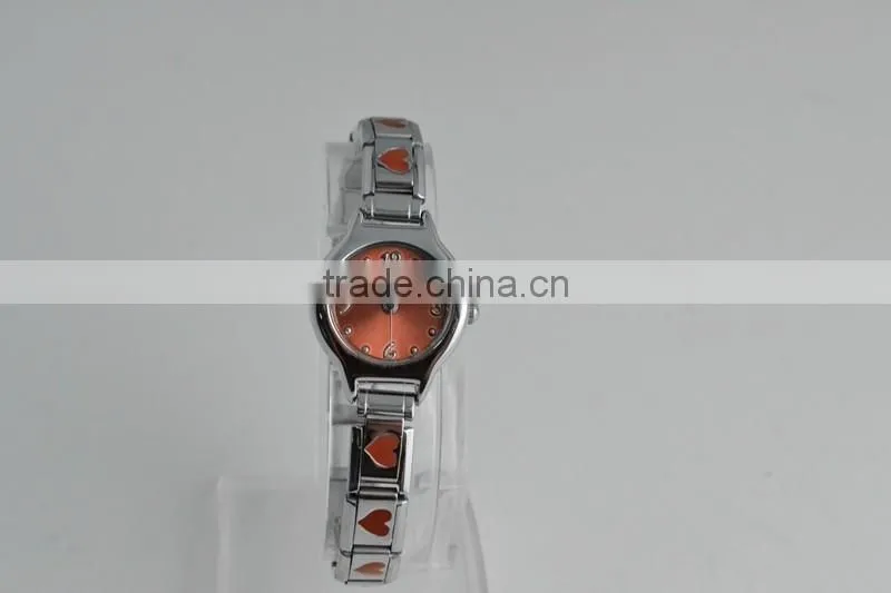 Love shaped strap new stylish dial trendy ladies watch