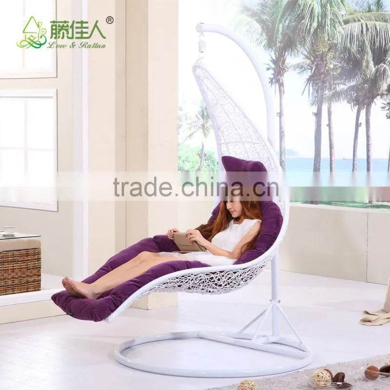 Stylish Cocoon hanging tree bed
