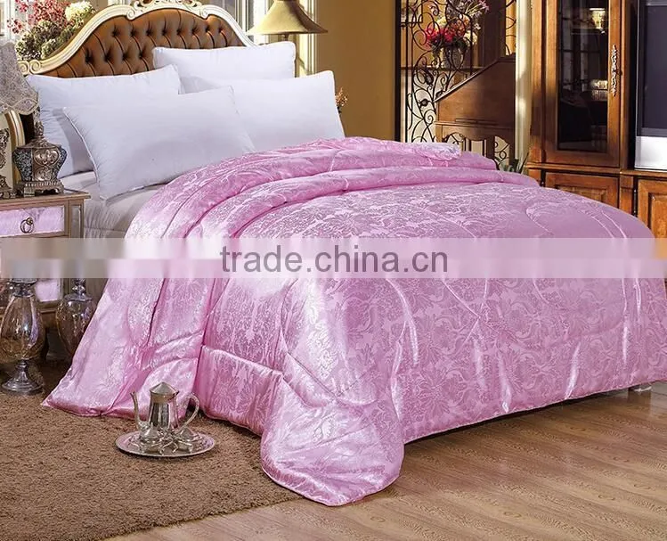 100% silk quilt with red color jacquard flower