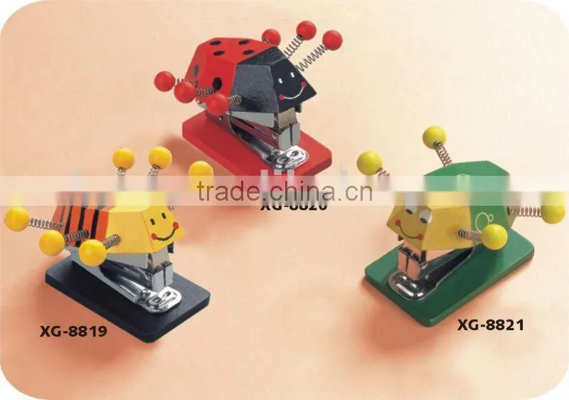 Hot selling cartoon animal shaped child mini stapler