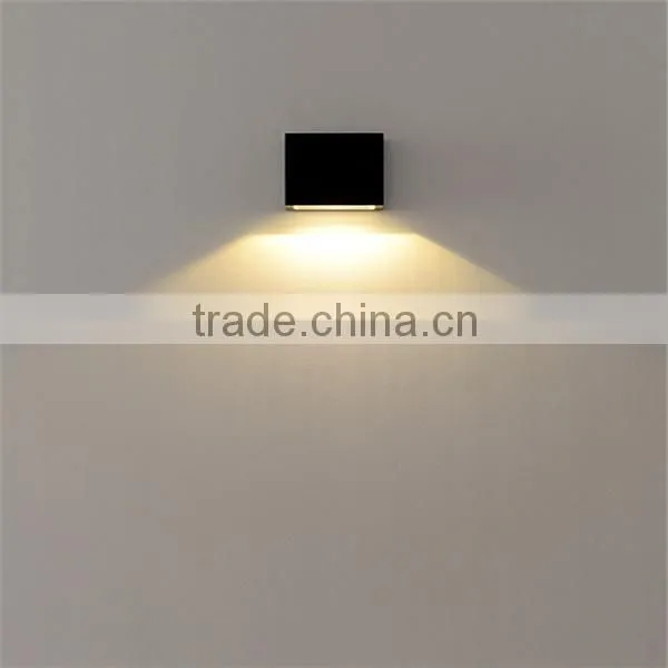 High Power Die-cast aluminium body and Clear glass diffuser LED2*1W in Black Unique Shape for Wall decoration