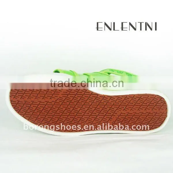 Chinese manufacturers wholesale men's fashion leisure sports shoes