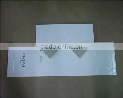 Paper folding small white box with magnet pack for ring, jewelry, cosmetic supplier in Guangzhou China