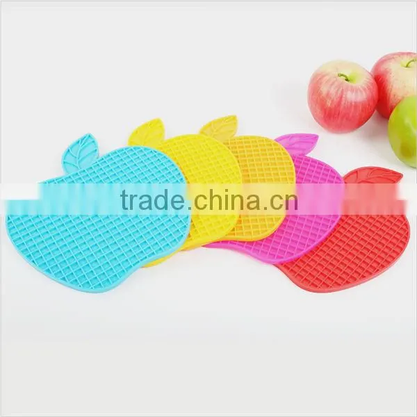 Heat resistant dishwasher safe silicone table mat