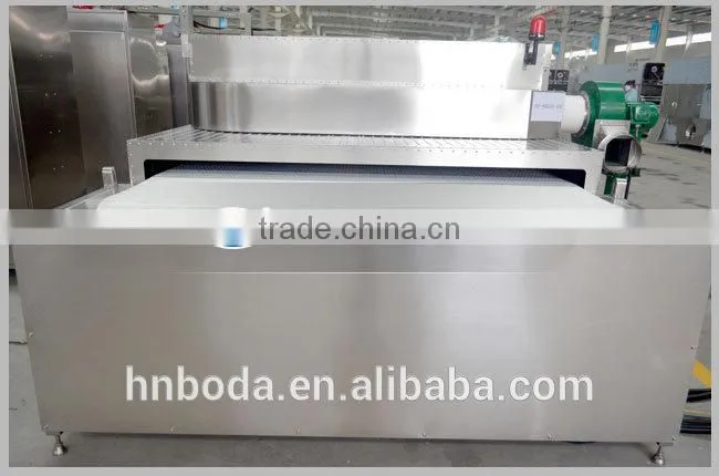 High efficiency continuous type microwave heater for box lunch