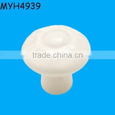 Beautiful flower shaped ceramic door knob