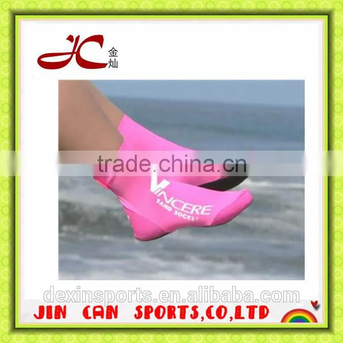 Fashionable waterproof neoprene sand socks for adult