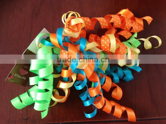 Curling bows are mainly used to wrap gifts and decorate Christmas trees and parties.