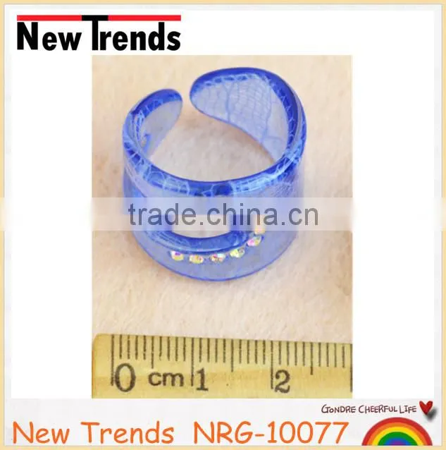Latest model transparent resin blue ring with crystal