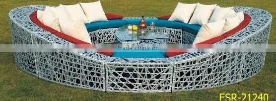 Outdoor Dining and Seating