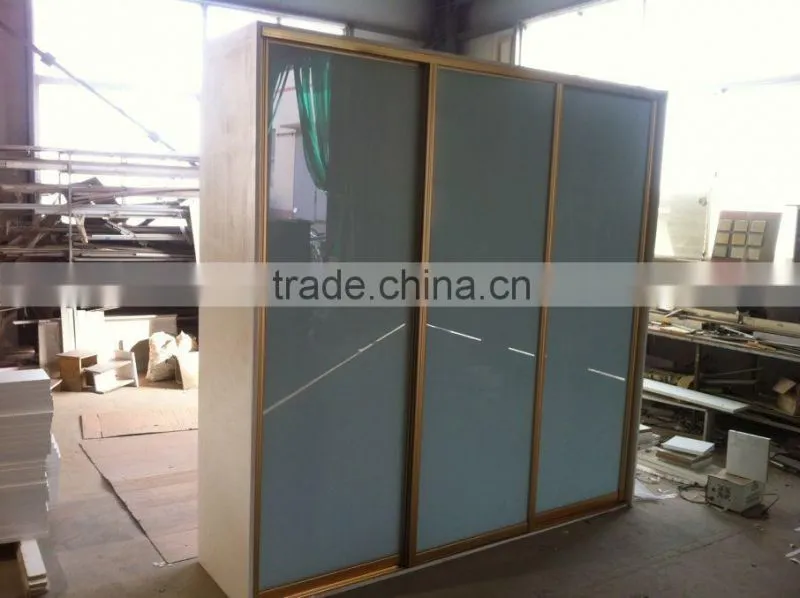 Modern wardrobe with sliding mirror doors