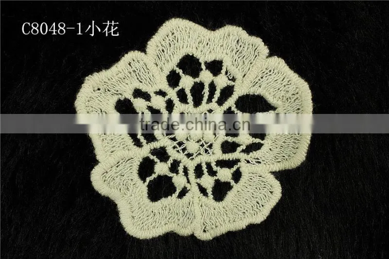 Embroidered cotton small lace collar