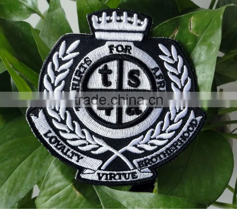 2016 Factory direct wholesale custom high quality embroidery patch