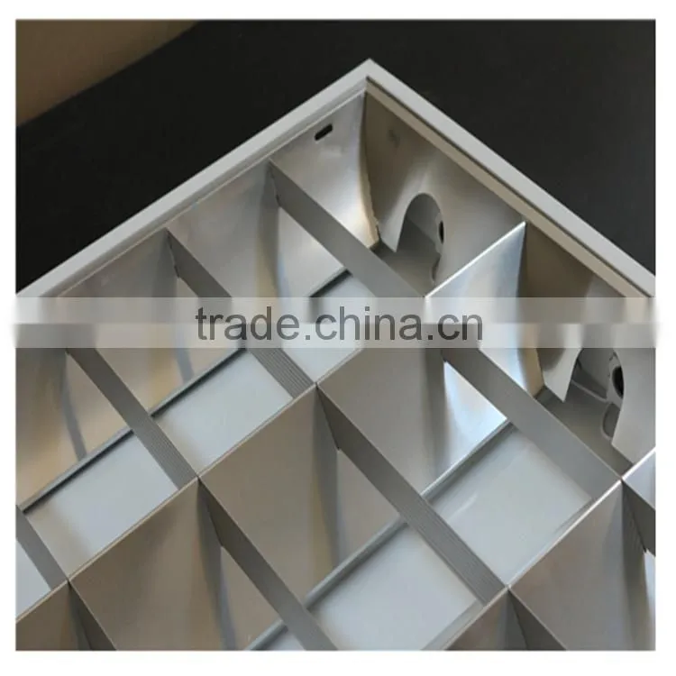Mirror parabolic louver fitting