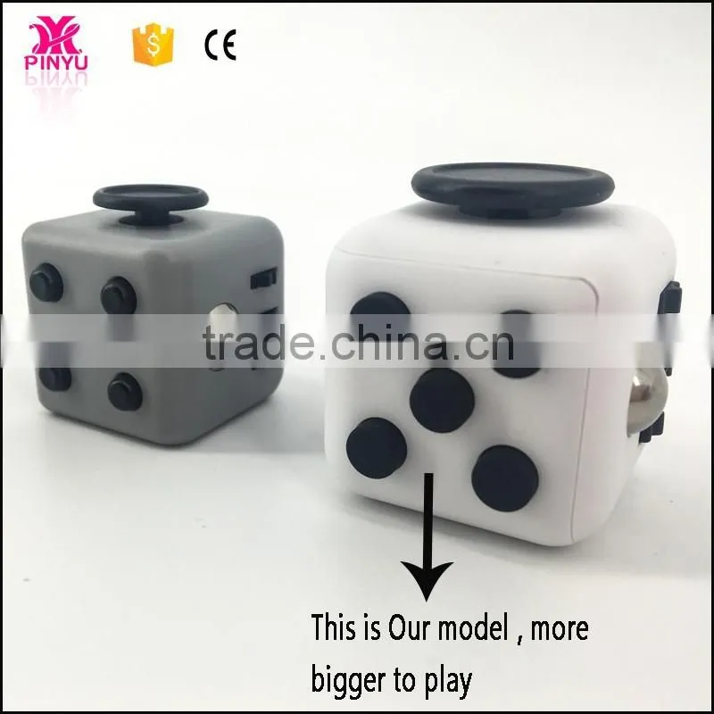Bigger and gift box pakcage 500pcs in stock mini fidget cube toy for playing
