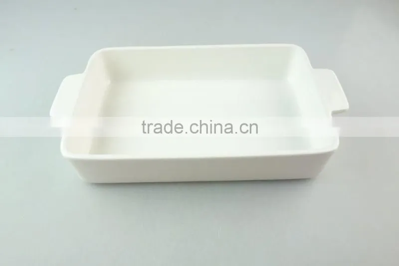 stock white ceramic bakeware with two ears, ceramic bake plate with good quality