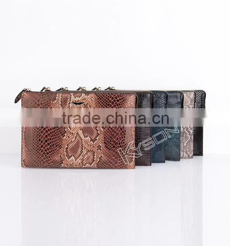 Fashionable vintage large leather purses