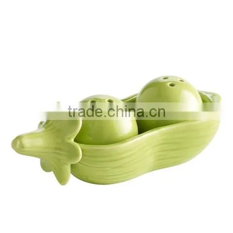 Custom funny Christmas penguin ceramic salt and pepper shaker