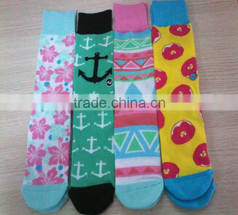 Good Look Customed Colorful Big Flowers Hot Sale In-Stock Socks Red Stripe Tube 100% Cotton Socks