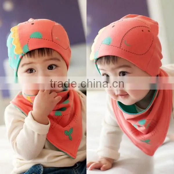 New Lovely Infants Triangle Scarf Bibs + 3D Giraffe Print Cotton Beanie Hats Caps