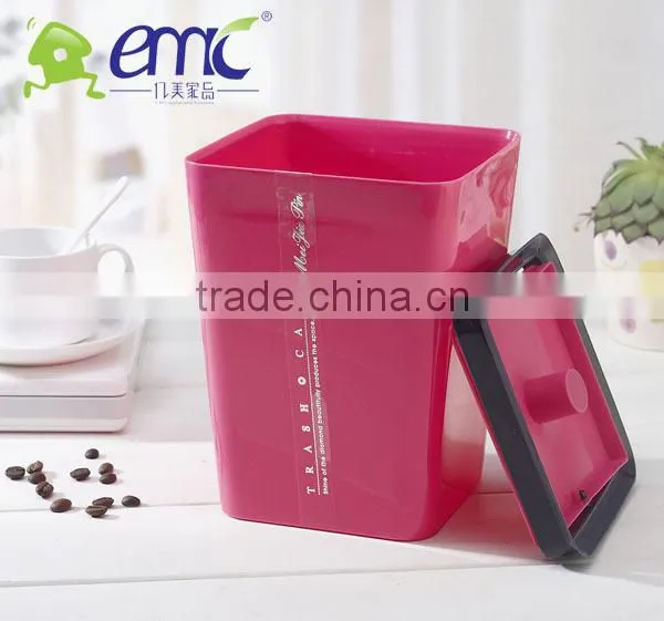 Plastic desk garbage dustbin
