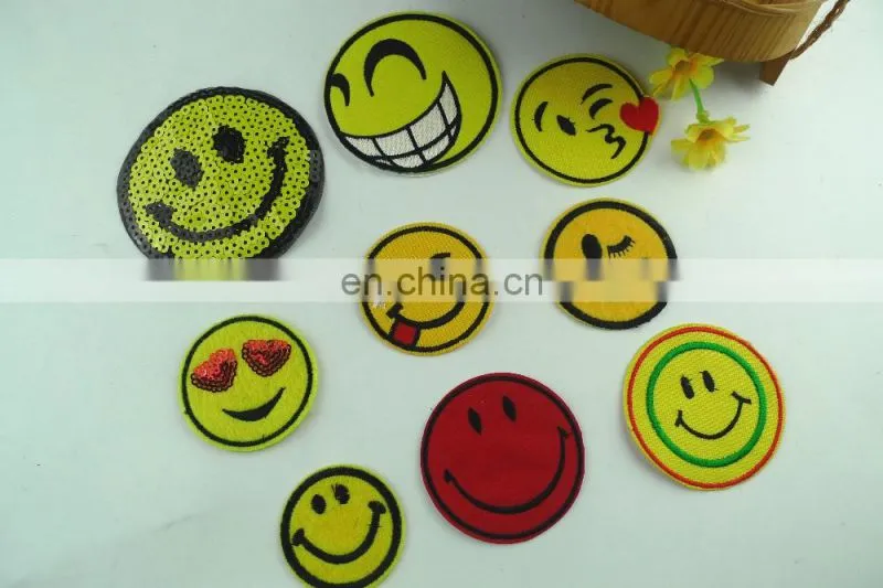 2017 wholesale custom patch embroidered with sequins iron patch